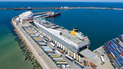 YILPORT LEIX&Otilde;ES WELCOMED MAIDEN CALL OF LAURELINE