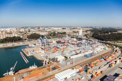 OVER 3,500 TEU HANDLED IN ONE SINGLE DAY