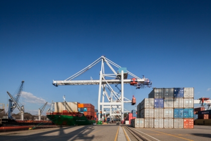 YILPORT LEIX&Otilde;ES "THREATS" ONCE AGAIN THE DAILY 3,000 TEU