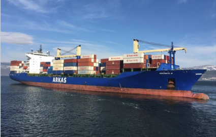 &ldquo;MAXIMOS A&rdquo; HANDLED 2,200 TEU