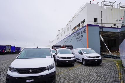 YILPORT LEIX&Otilde;ES MAKES THE FIRST SHIPMENT OF VEHICLES FROM STELLANTIS MANGUALDE